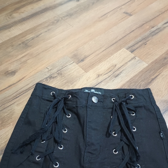 Royal bones pants - Picture 4 of 7